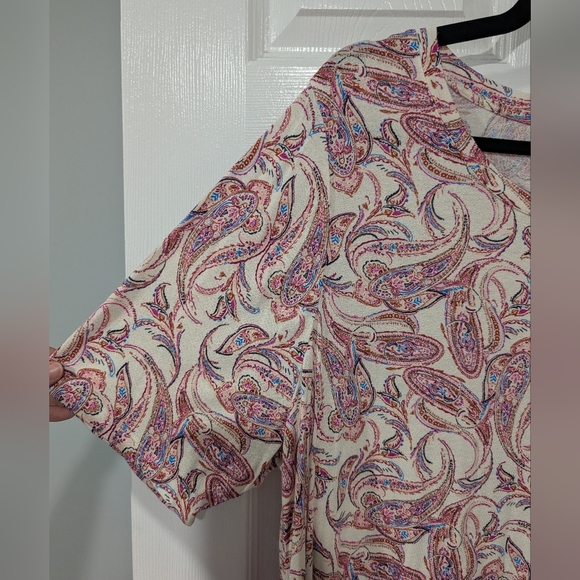 Lane Bryant Multi Paisley Max Swing Perfect Sleeve Crew-Neck Tee Size 18/20 - Picture 4 of 10